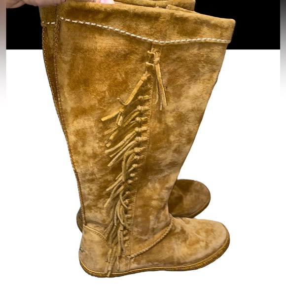 Ugg Australia Mammoth Suede Fringe Boots, US 8.5 women EUC - Picture 8 of 11